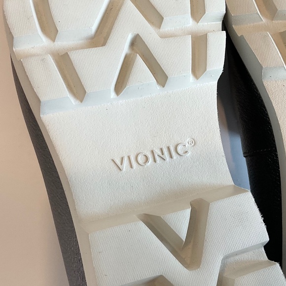 VIONIC Kensley Pewter Loafer Size 8 NWOT - Picture 4 of 7